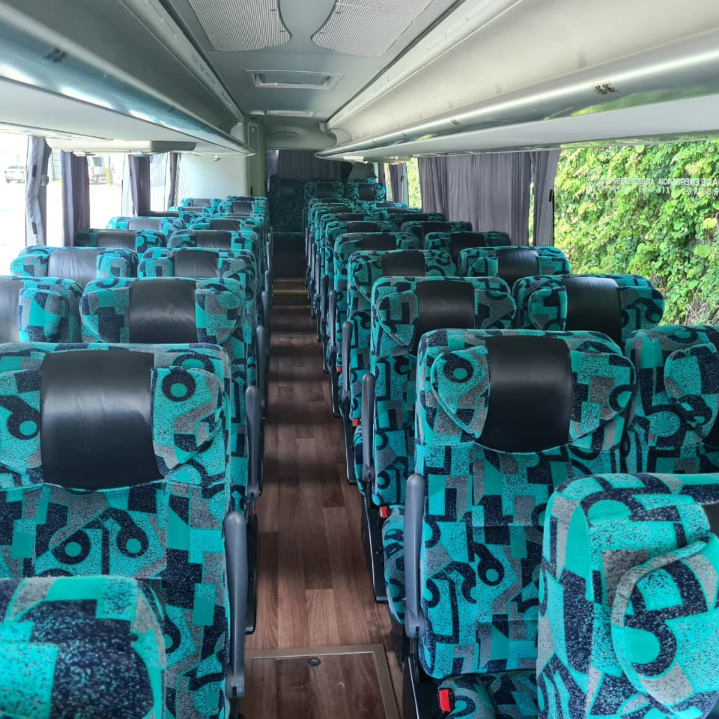 Renta de Autobus para 53 pasajeros (IRIZAR i6)