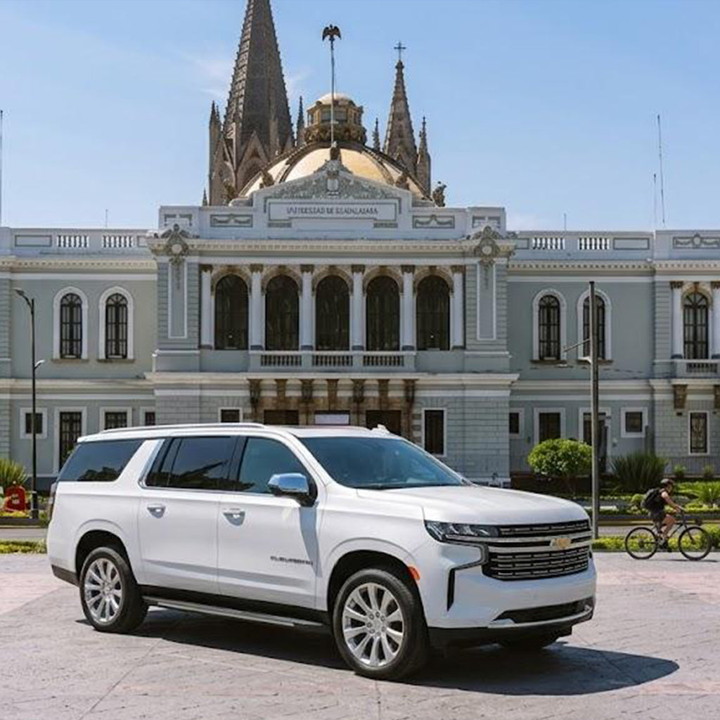 Renta de Camioneta TAHOE para 7 u 8 pasajeros